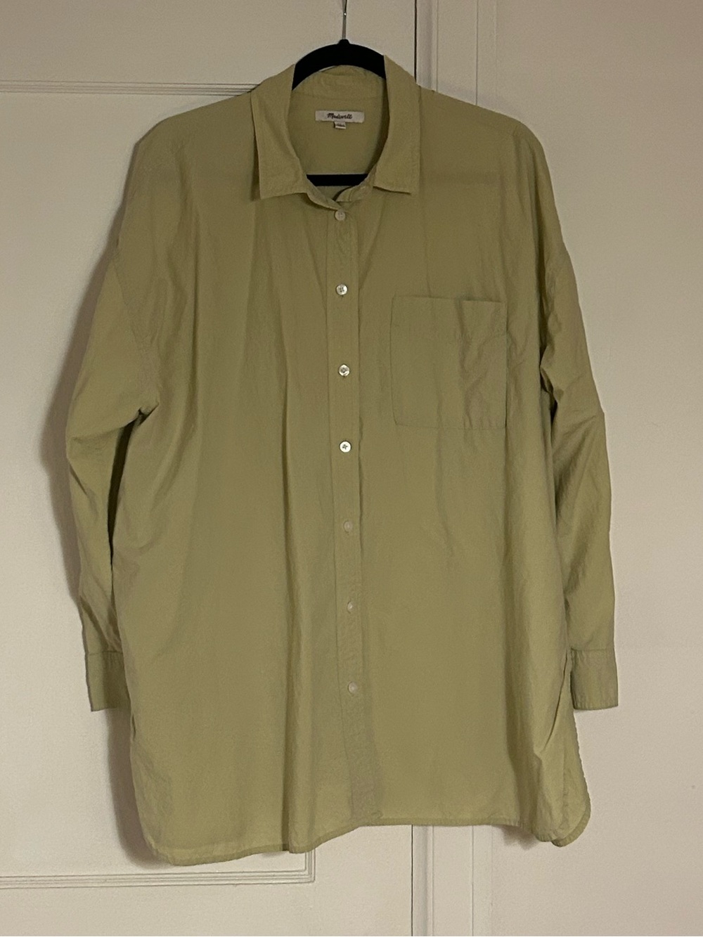Madewell Long-Sleeve Button-Down Shirt in Pale Green